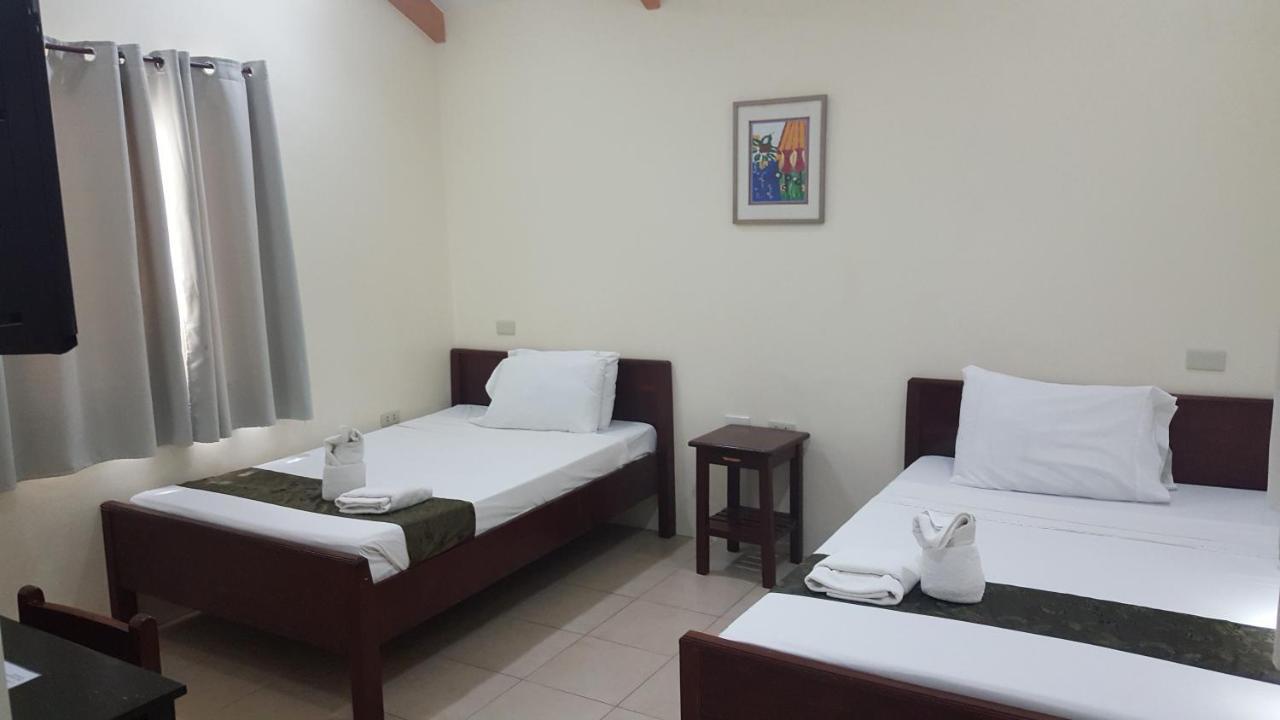 Blue Lagoon Inn & Suites Пуэрто-Принцеса Экстерьер фото